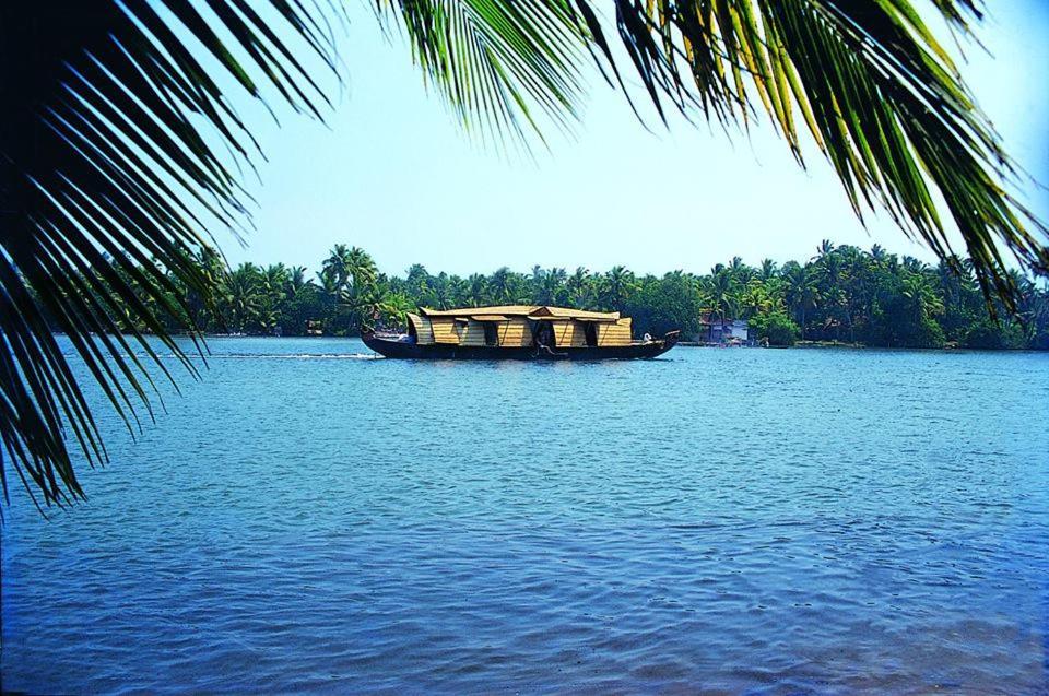 Sea Breeze Beach Home Alappuzha Exteriér fotografie