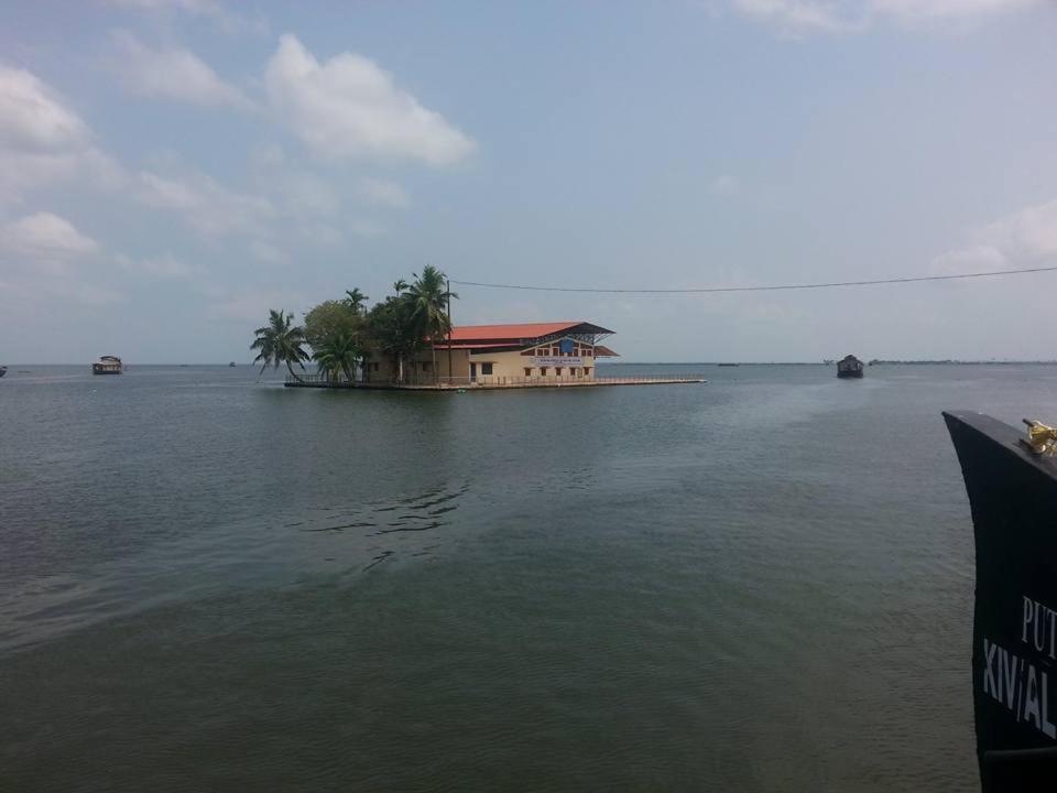 Sea Breeze Beach Home Alappuzha Exteriér fotografie