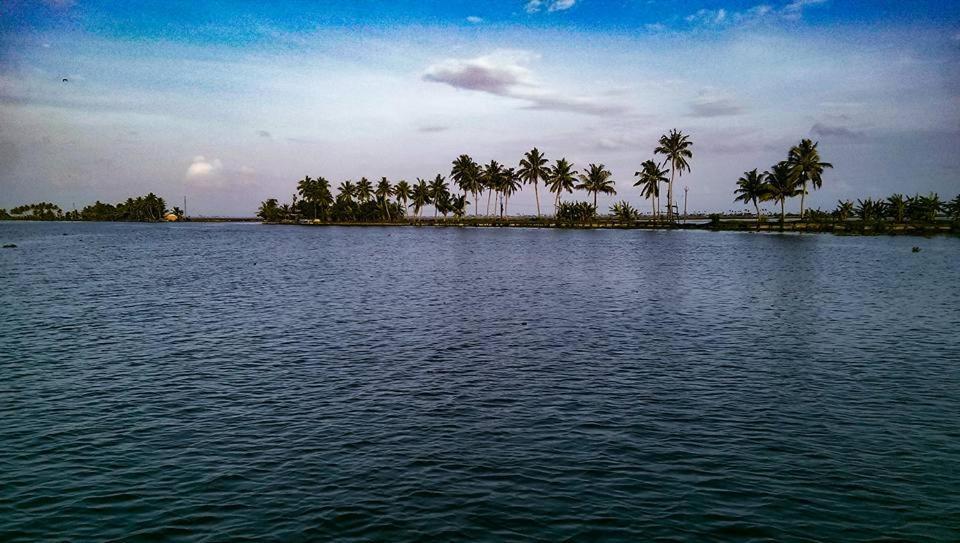 Sea Breeze Beach Home Alappuzha Exteriér fotografie